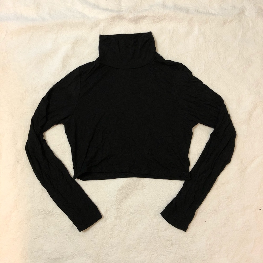 🖤 Vintage Black Turtleneck Crop Top 🖤